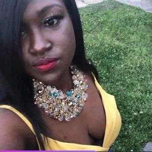 Meet your Posher, Unqueia